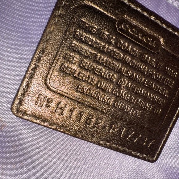 Coach Kisslock Shoulder Bag with Embossed Flowers and Lavender Interior - Picture 13 of 17